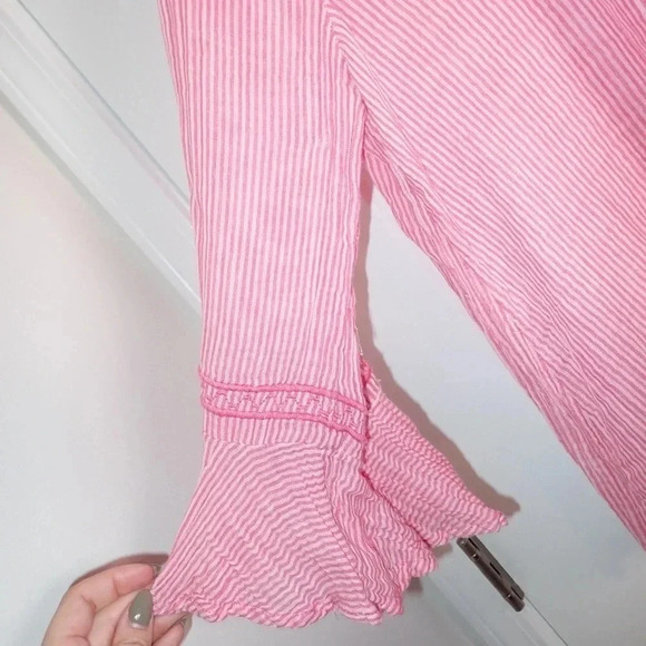 Crown & Ivy Pink/White Pinstripe Seersucker embroidered v-neck collar 3/4 sleeve - Picture 3 of 5